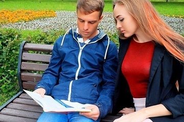 Доебалась до студентика и попросила трахнуть